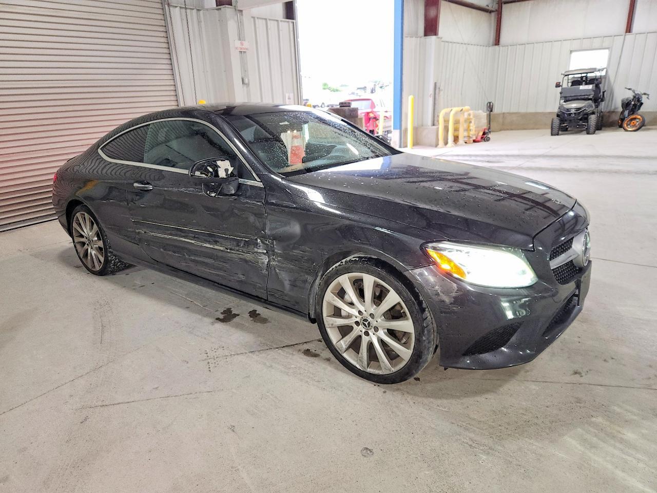 2019 Mercedes-Benz C 300 - zdjęcie 4