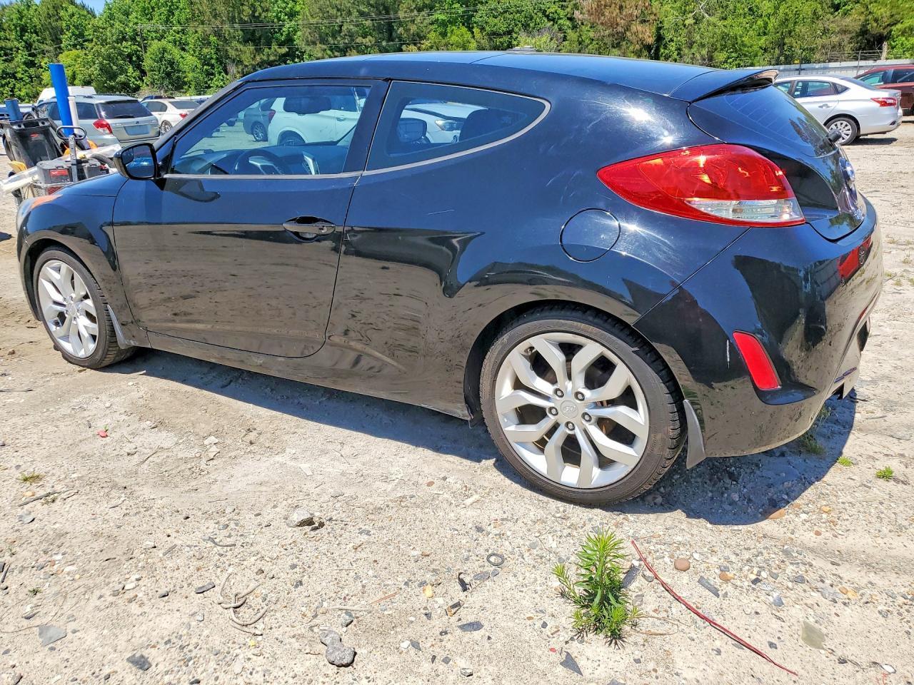 2015 Hyundai Veloster Base - zdjęcie 2
