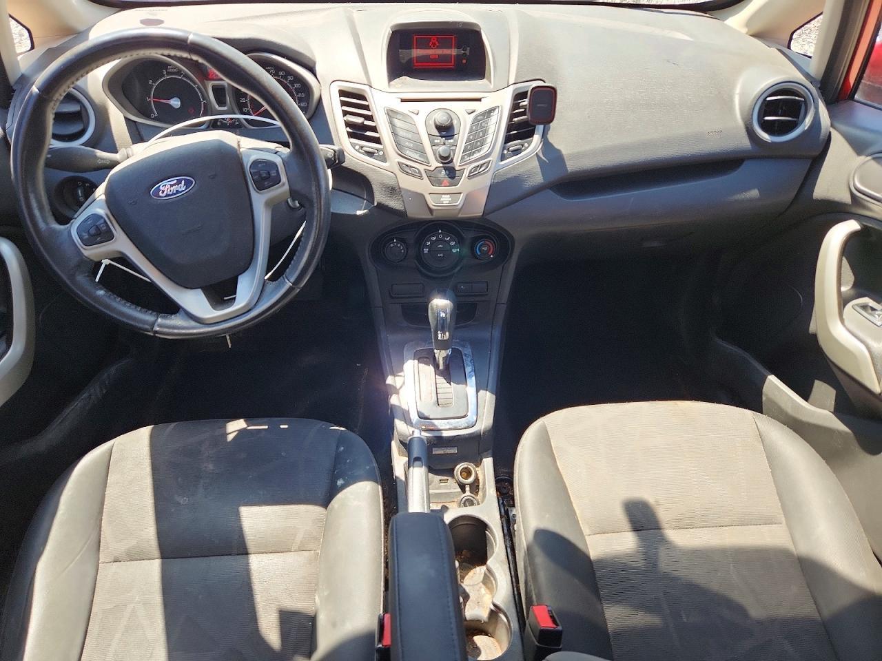 2013 Ford Fiesta Se - zdjęcie 8