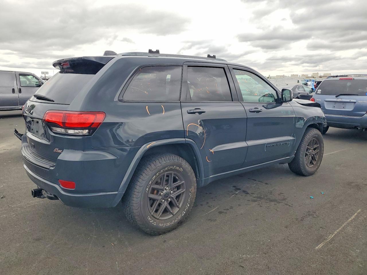 2018 Jeep Grand Cherokee Laredo - zdjęcie 3