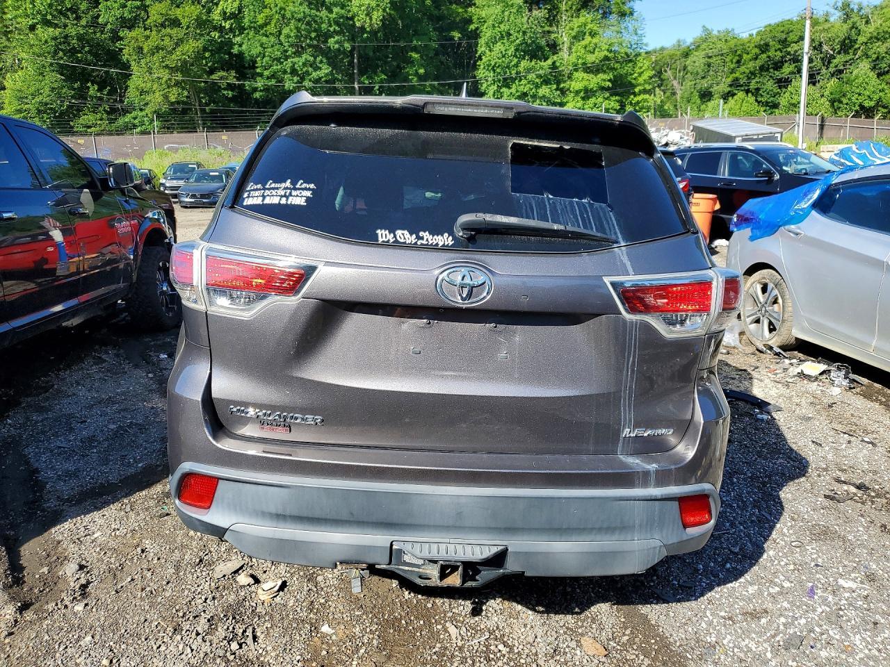 2015 Toyota Highlander Le Plus - zdjęcie 6