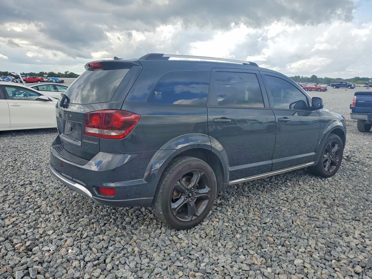 2018 Dodge Journey Crossroad - zdjęcie 3