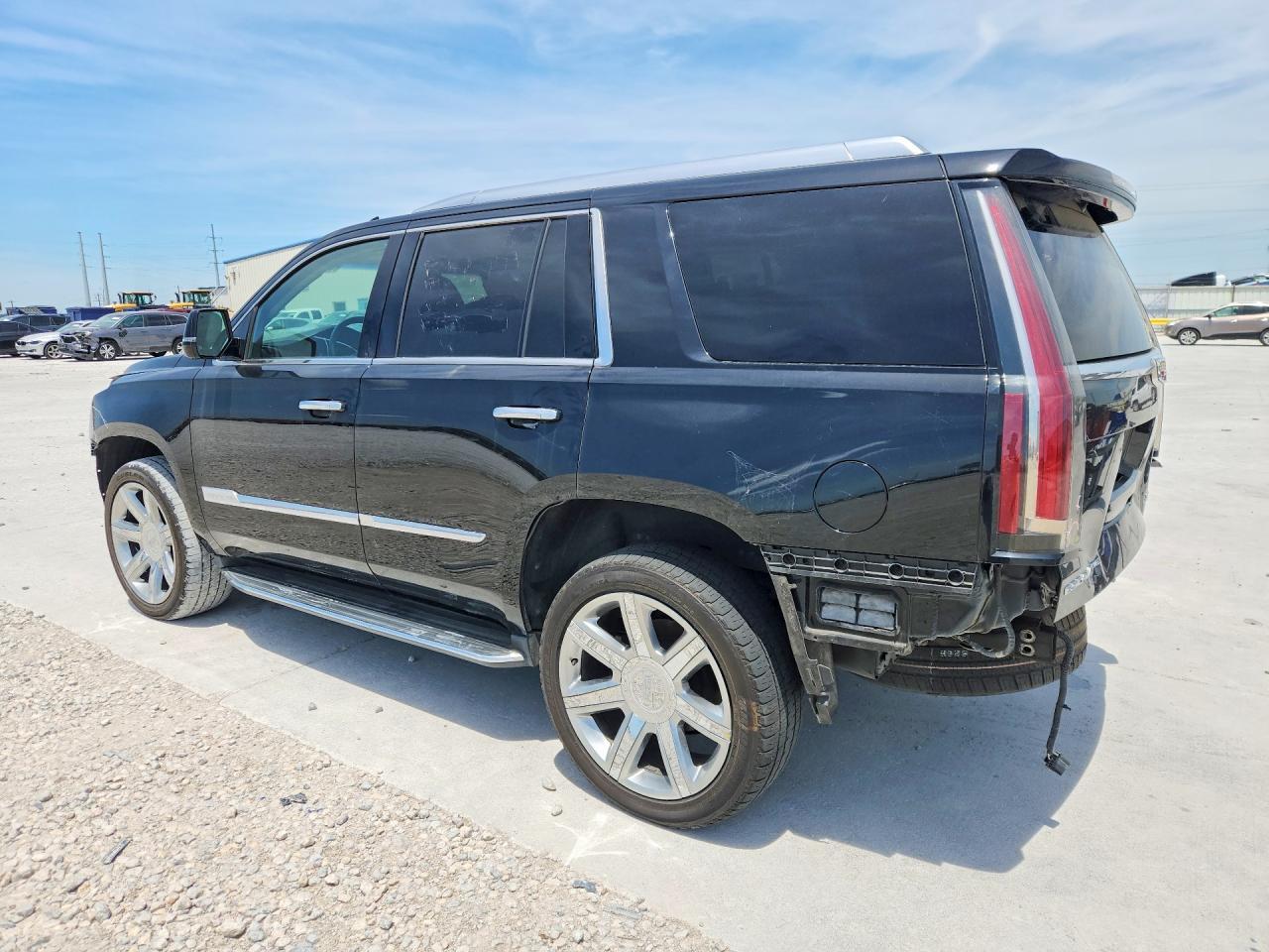 2016 Cadillac Escalade Luxury - zdjęcie 2