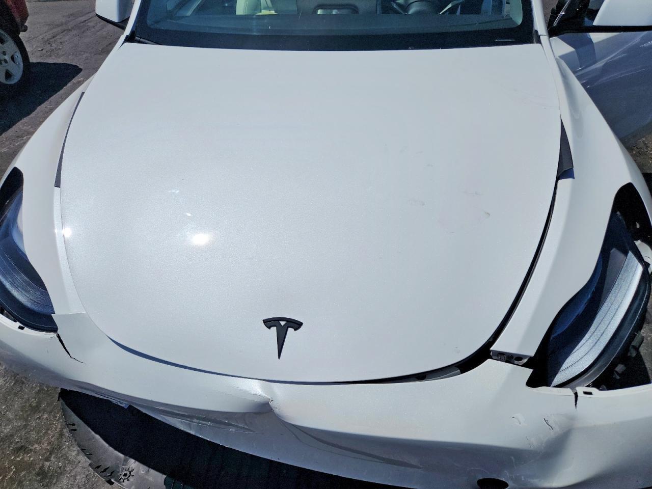 2024 Tesla Model Y - zdjęcie 12