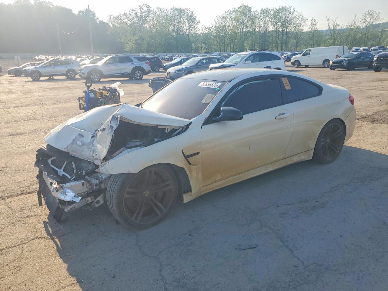 2016 BMW M4 - zdjęcie główne