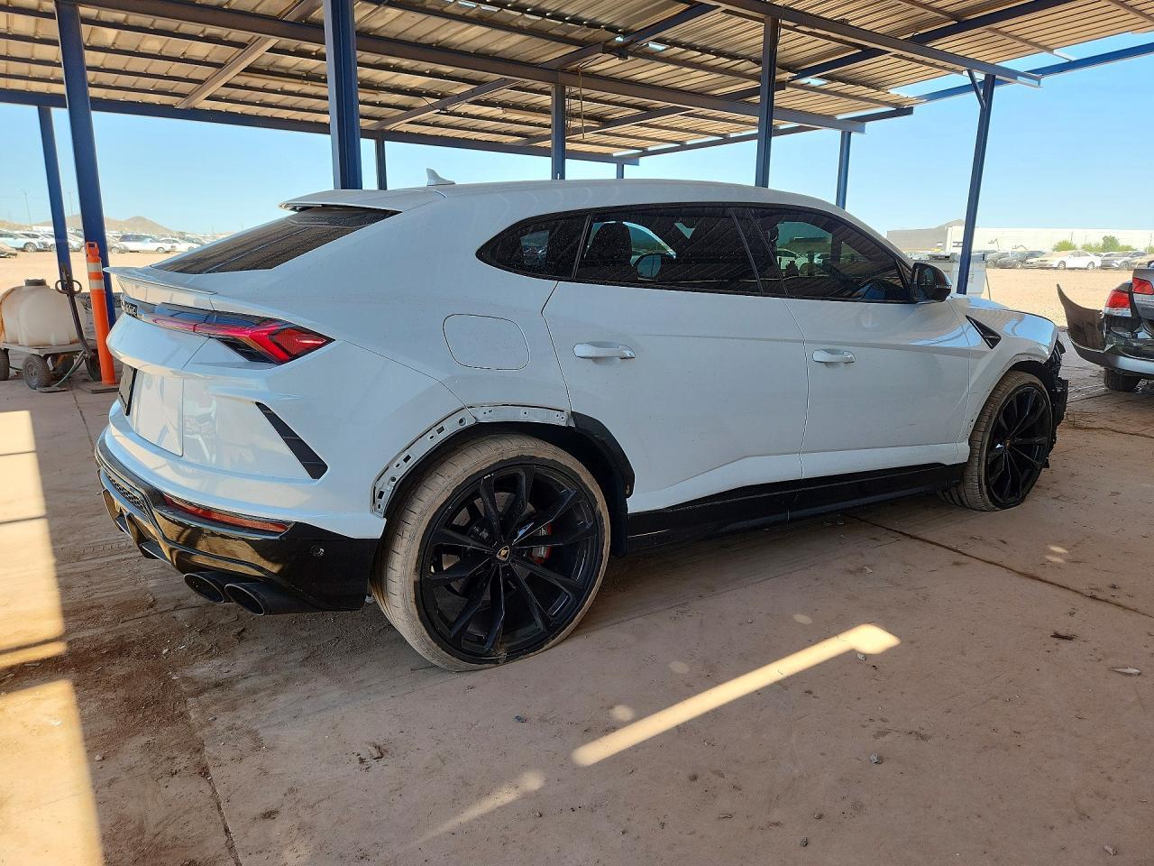 2022 Lamborghini Urus - zdjęcie 3