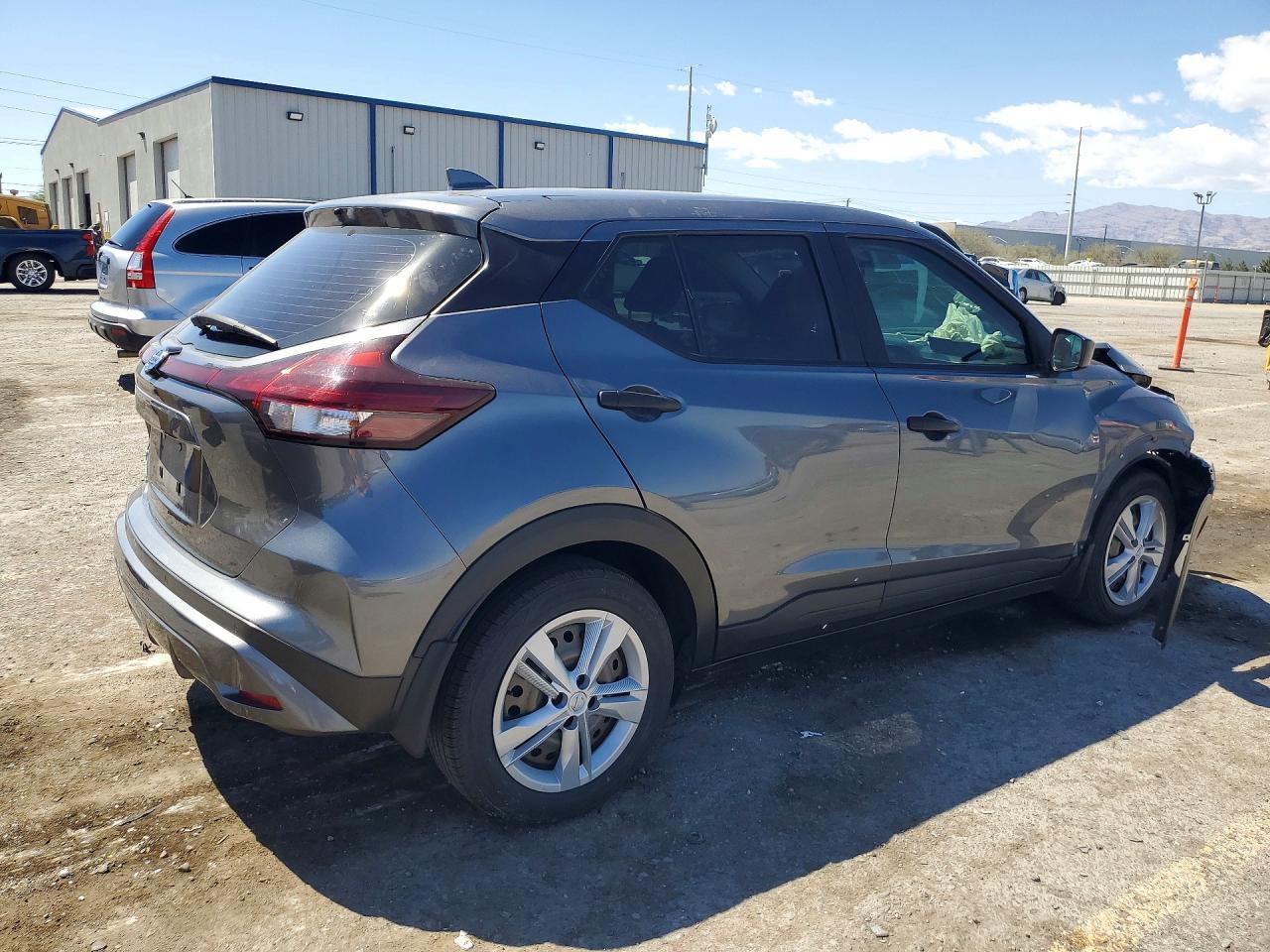 2021 Nissan Kicks S - zdjęcie 3