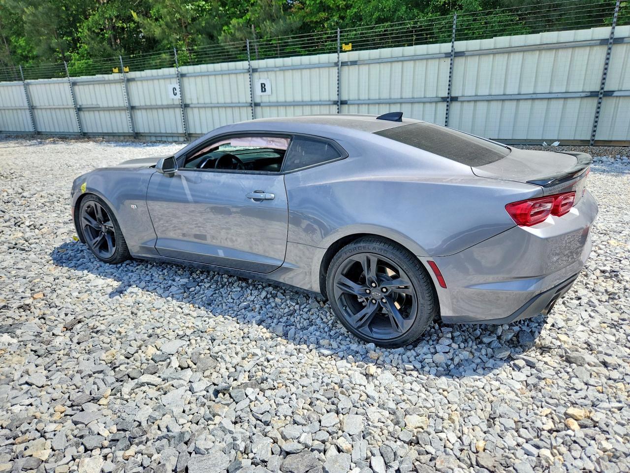 2021 Chevrolet Camaro Ls - zdjęcie 2
