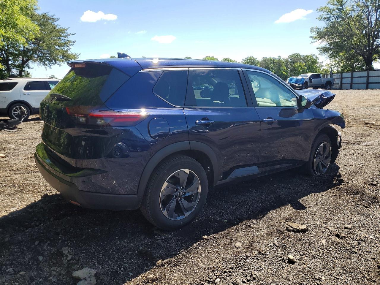 2025 Nissan Rogue Sv - zdjęcie 3