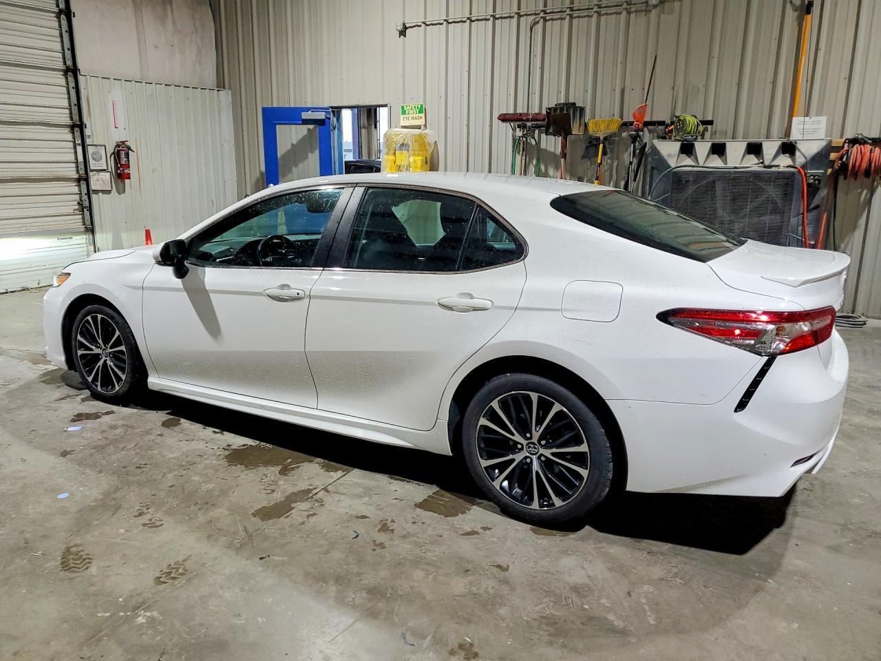 2018 Toyota Camry Se - zdjęcie 2