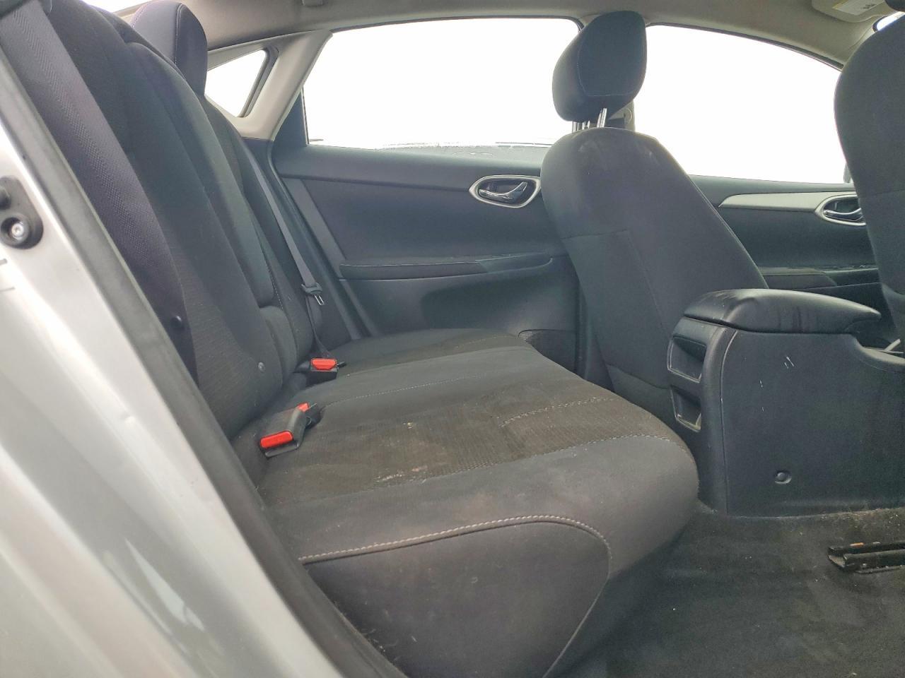 2015 Nissan Sentra S - zdjęcie 10