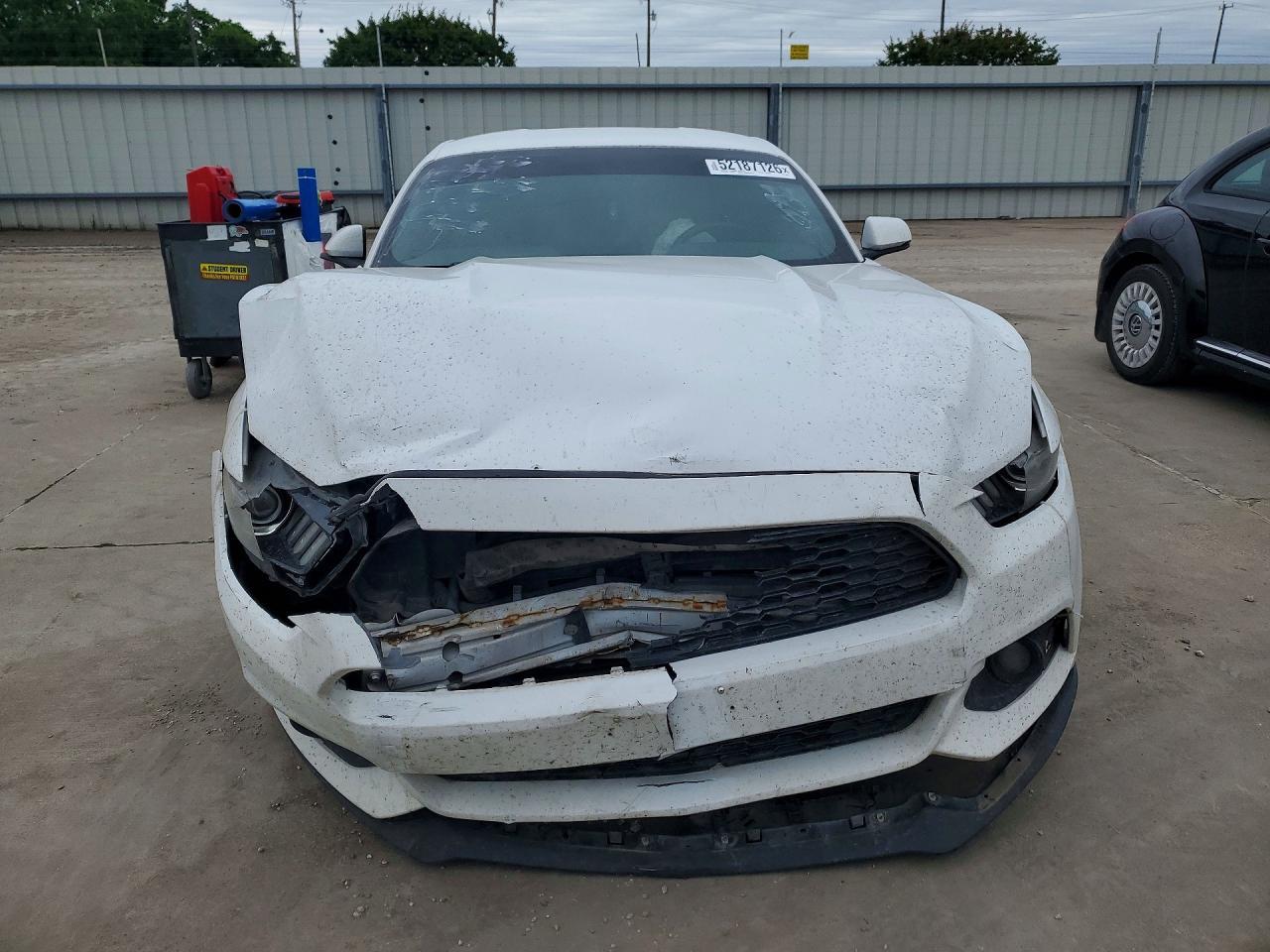 2017 Ford Mustang - zdjęcie 5