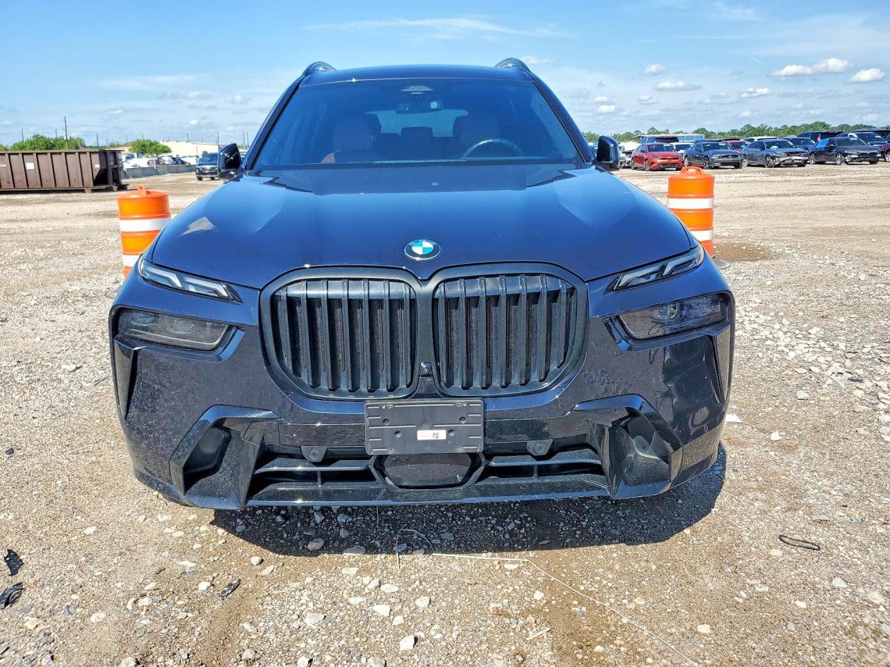 2023 BMW X7 xDrive40I - zdjęcie 5