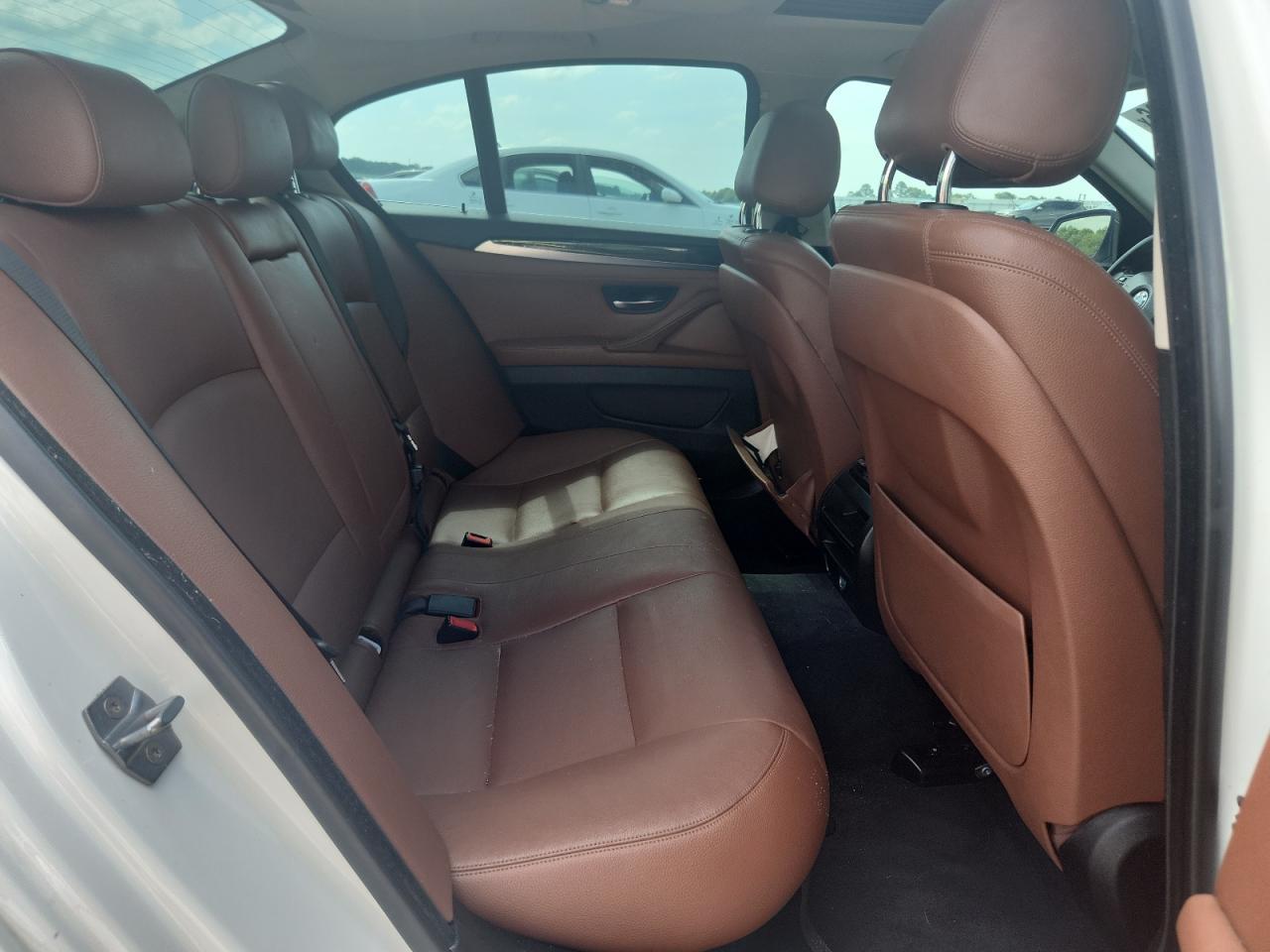 2016 BMW 528 I - zdjęcie 10