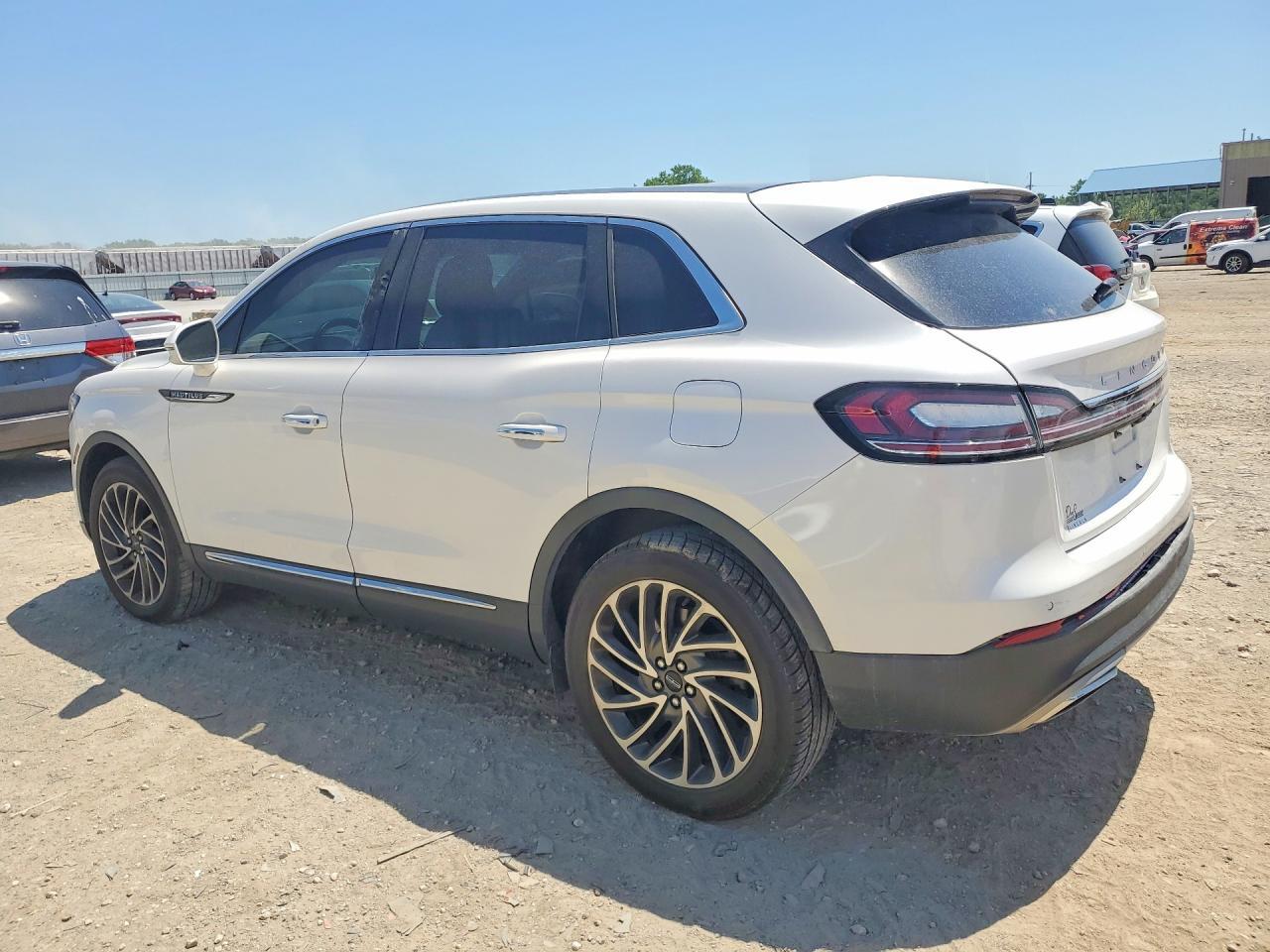 2019 Lincoln Nautilus Reserve - zdjęcie 2