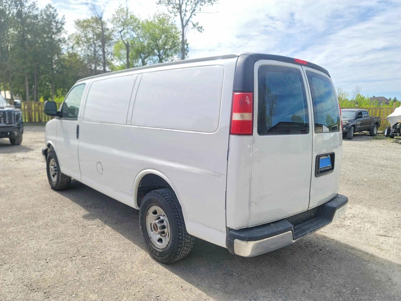2017 GMC Savana G2500 - zdjęcie 3