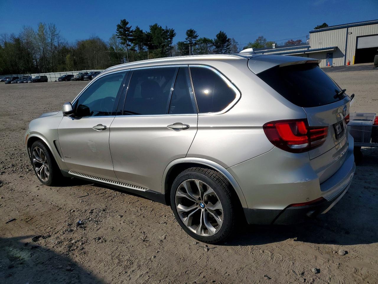 2015 BMW X5 xDrive35I - zdjęcie 2