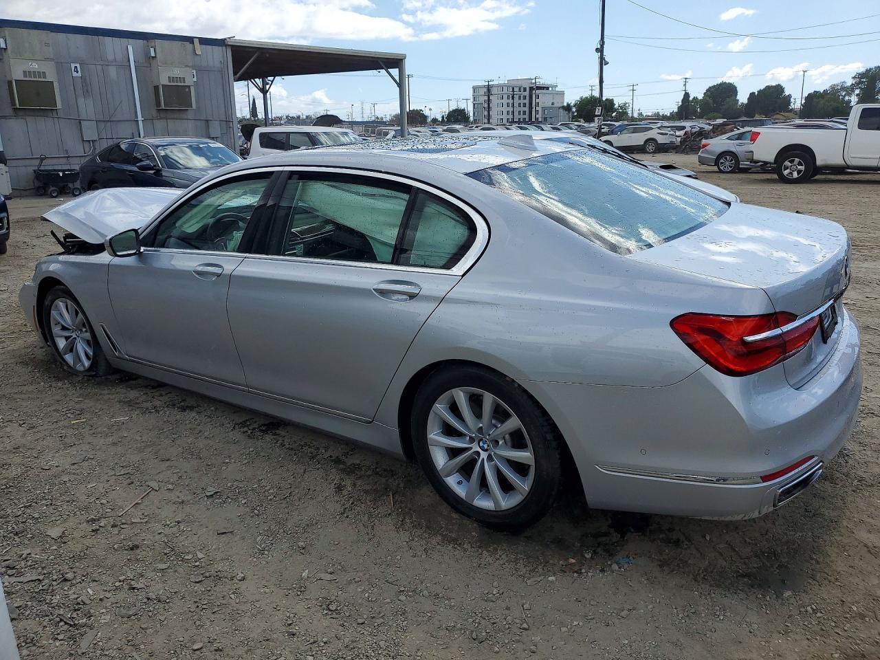 2018 BMW 750 I - zdjęcie 2