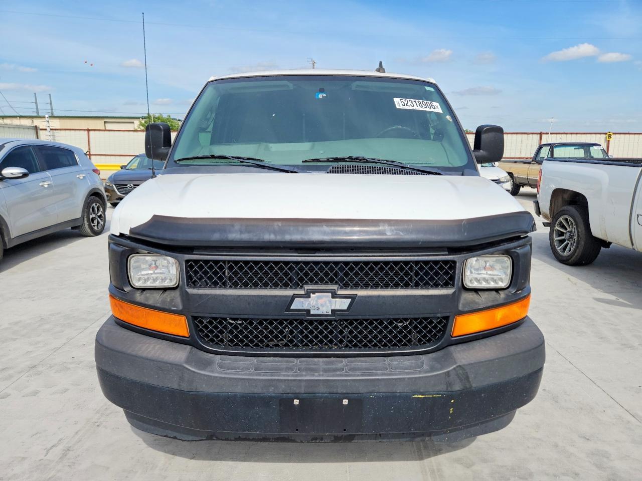 2017 Chev Express G3500 - zdjęcie 5