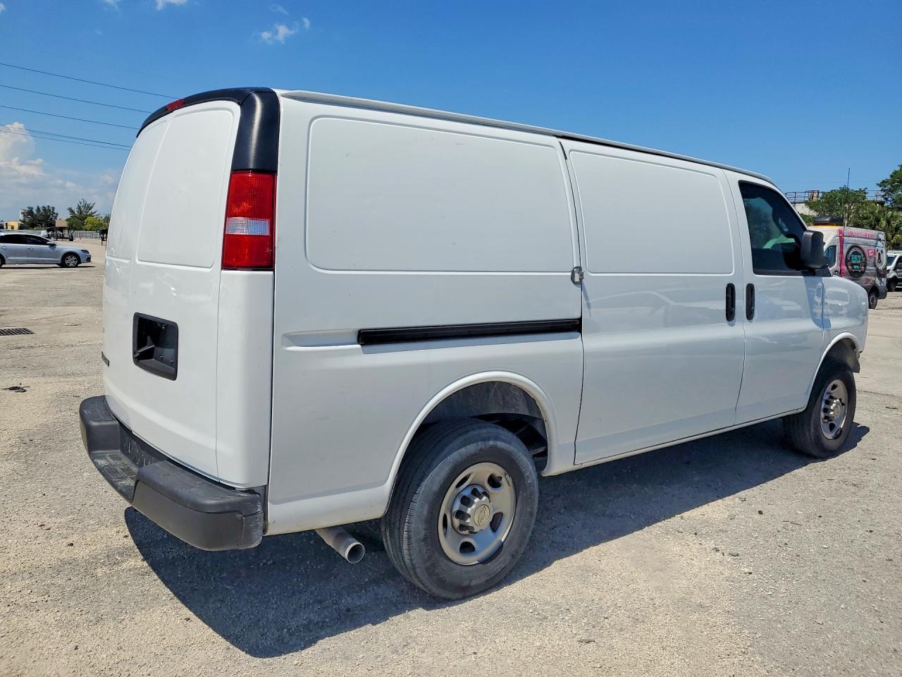 2022 Chevy Express G2500 Cargo - R&D - Prior Fleet - zdjęcie 3