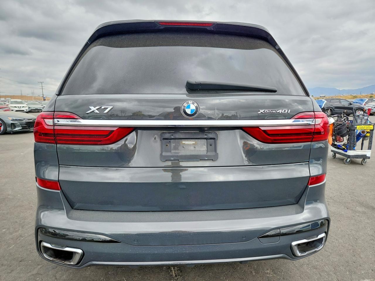 2021 BMW X7 xDrive40I - zdjęcie 6