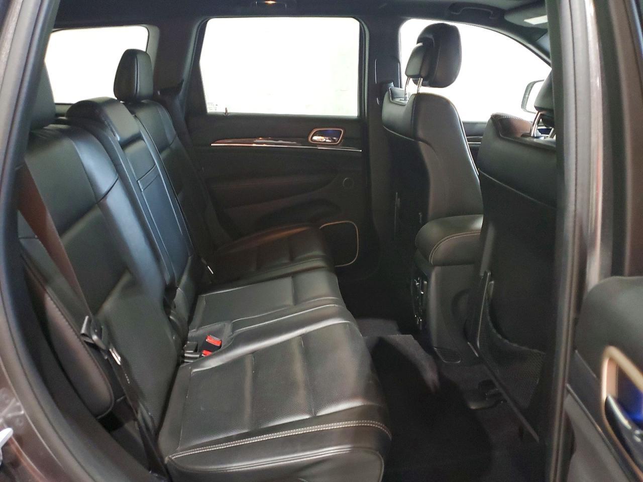 2015 Jeep Grand Cherokee Overland - zdjęcie 11