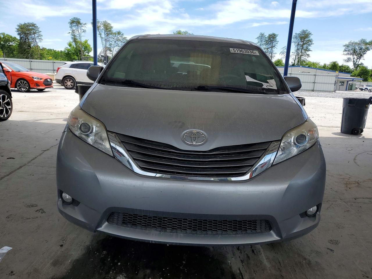 2014 Toyota Sienna Xle 8-Passenger - zdjęcie 5