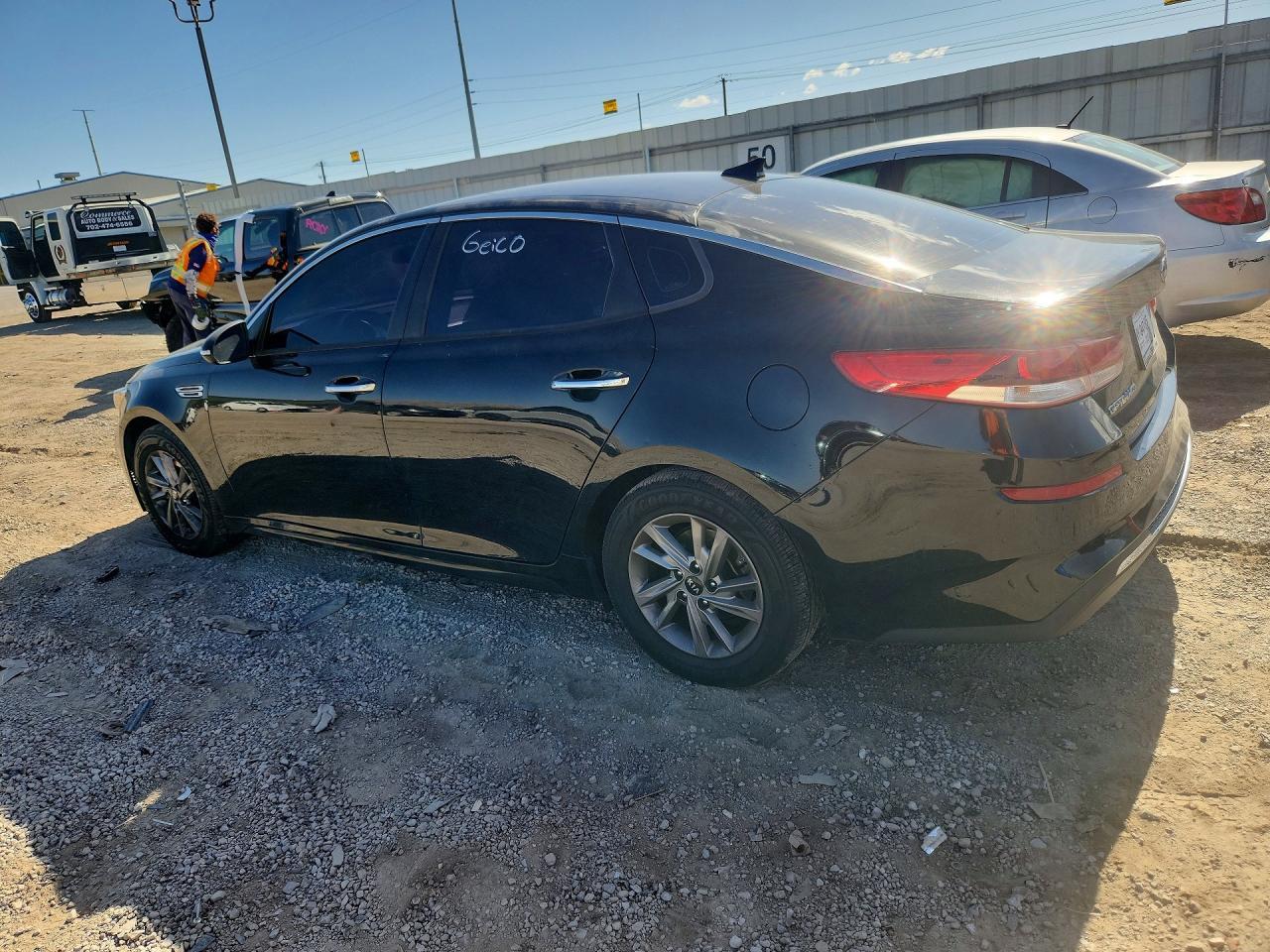 2020 Kia Optima Lx - zdjęcie 2