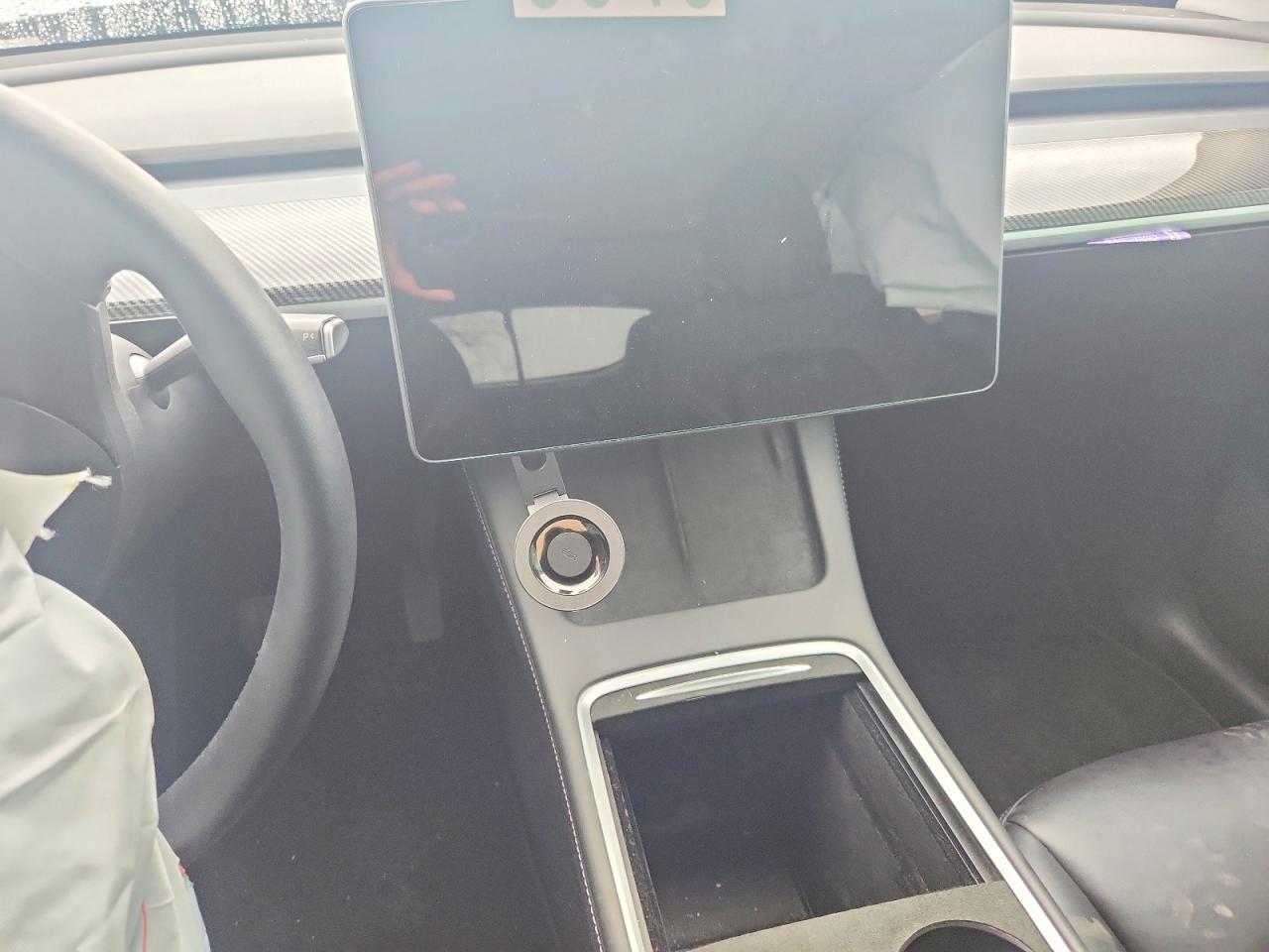 2023 Tesla Model Y - zdjęcie 9