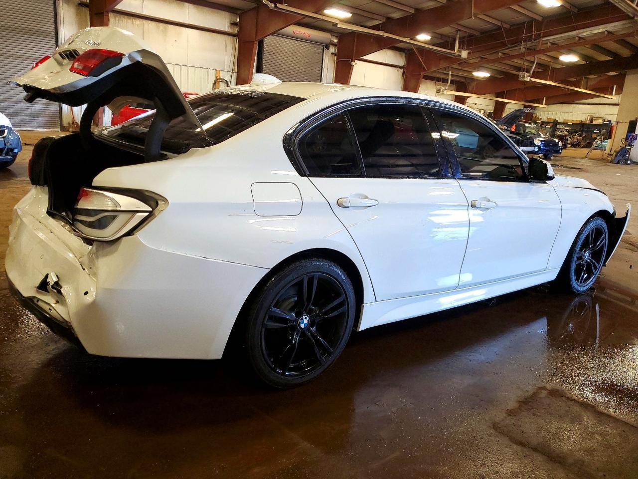 2018 BMW Seria 3 330i - zdjęcie 3