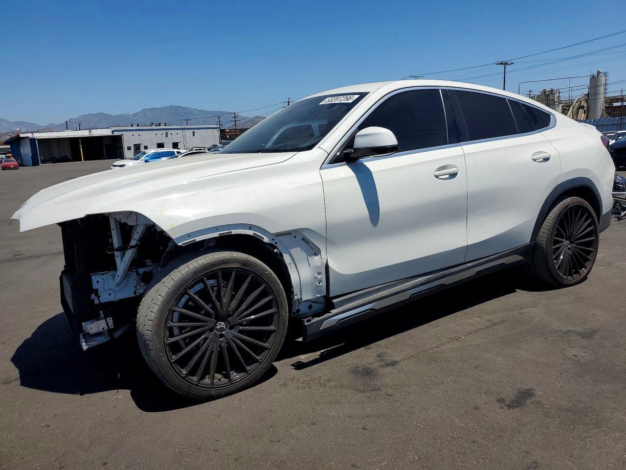 2021 BMW X6 xDrive40I - zdjęcie główne