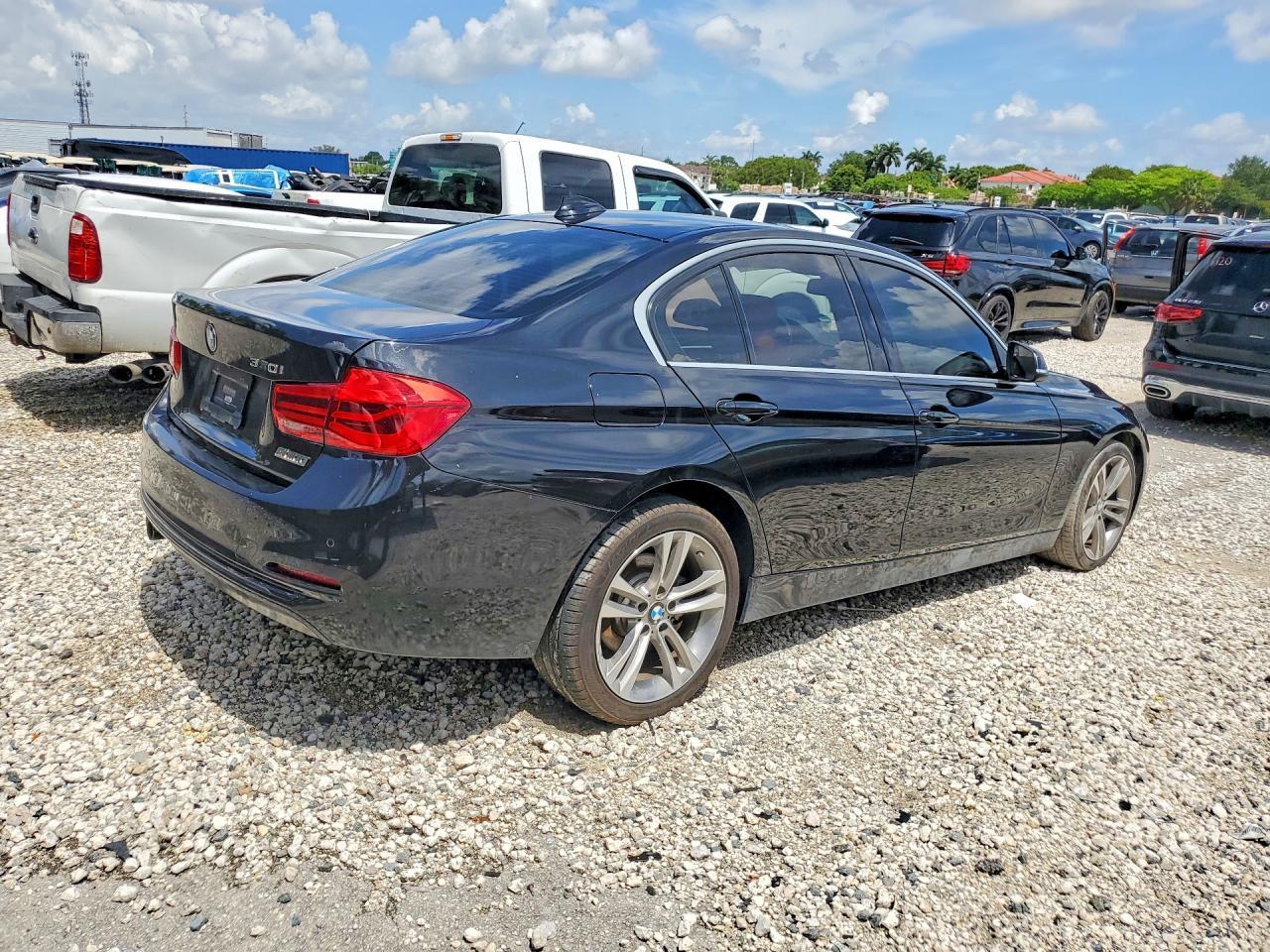 2017 BMW 330 I - zdjęcie 3