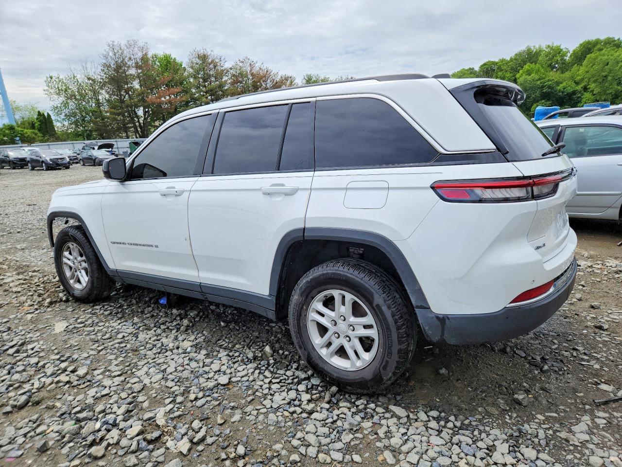 2023 Jeep Grand Cherokee Laredo/Altitude - zdjęcie 2