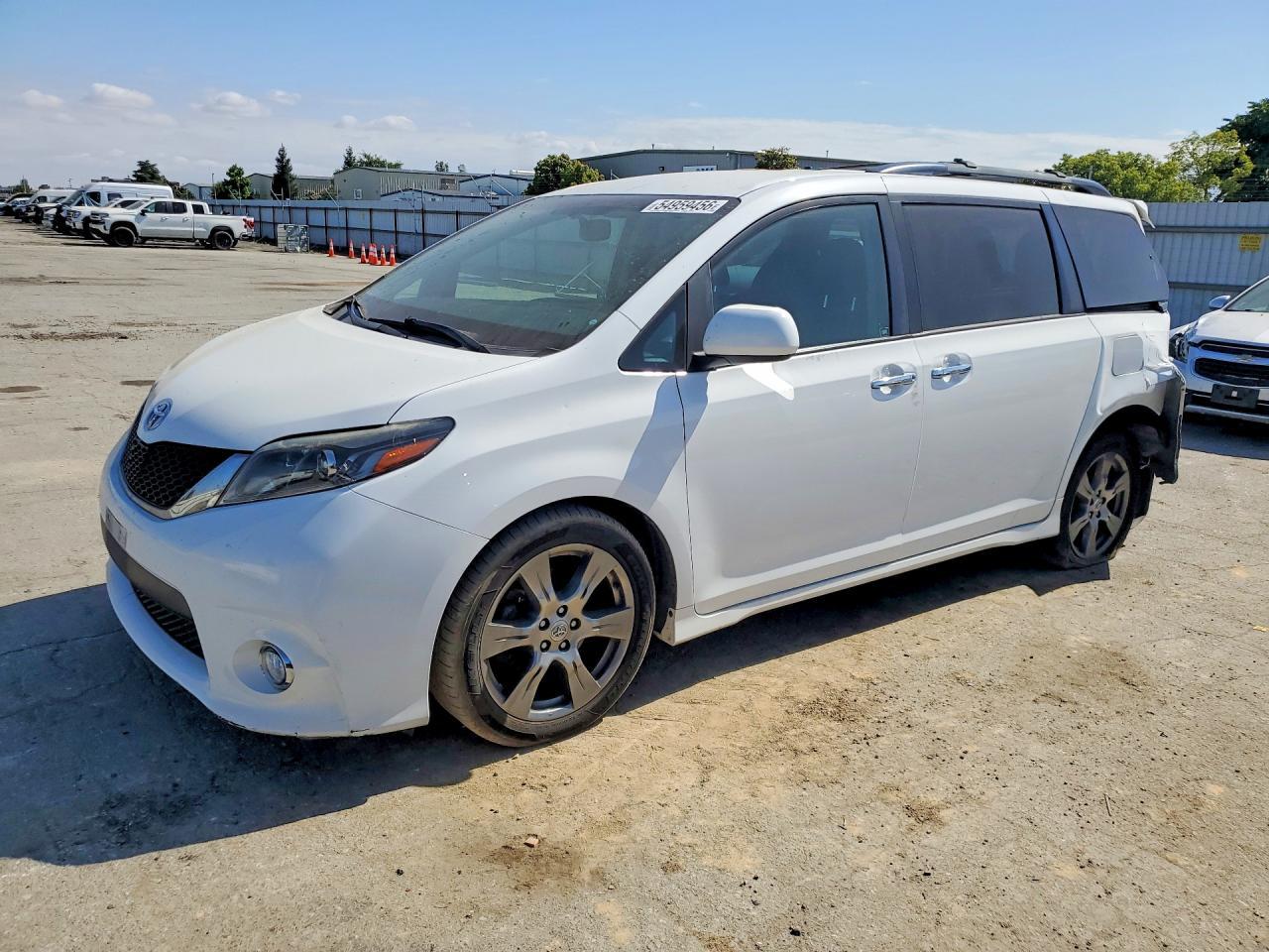 2017 Toyota Sienna Se - zdjęcie główne