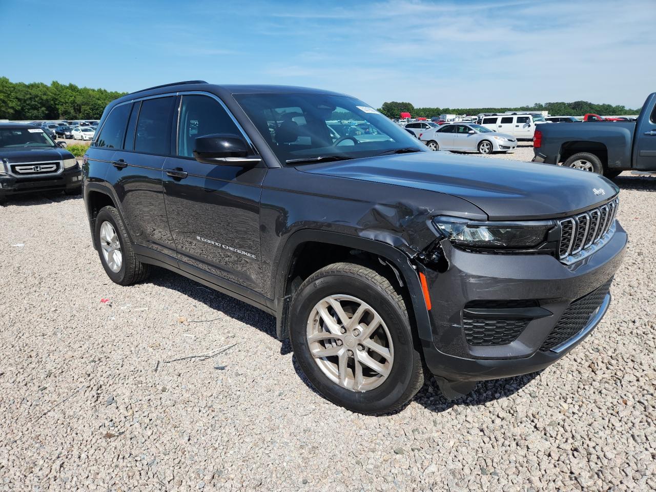 2025 Jeep Grand Cherokee Laredo - zdjęcie 4