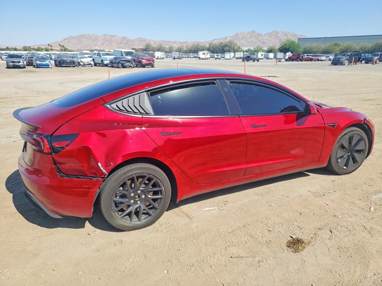 2025 Tesla Model 3 - zdjęcie 3
