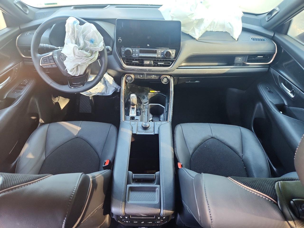 2025 Toyota Grand Highlander Hybrid Max Platinum - zdjęcie 8