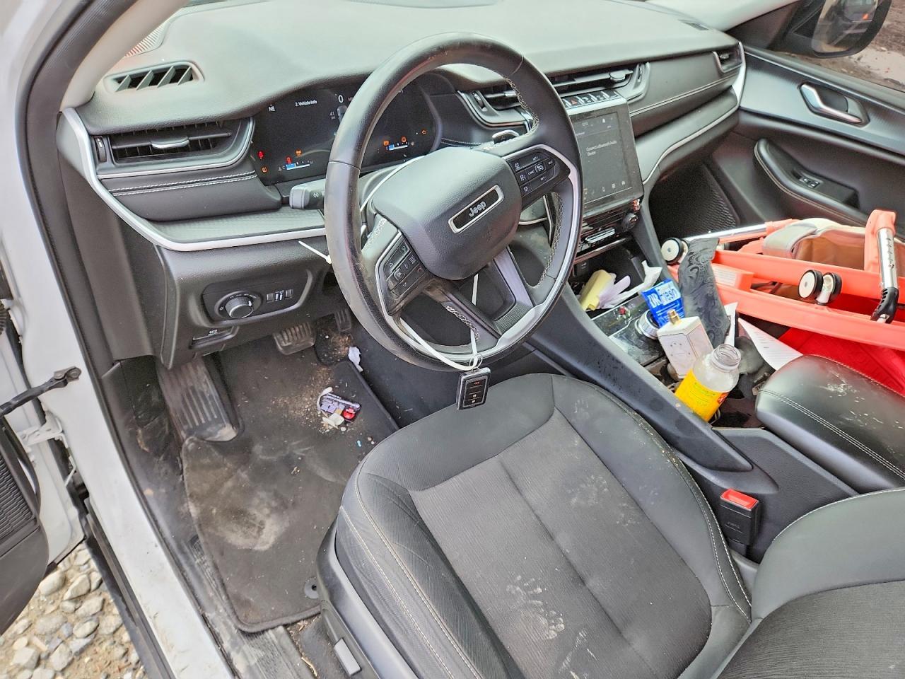 2023 Jeep Grand Cherokee Laredo/Altitude - zdjęcie 8