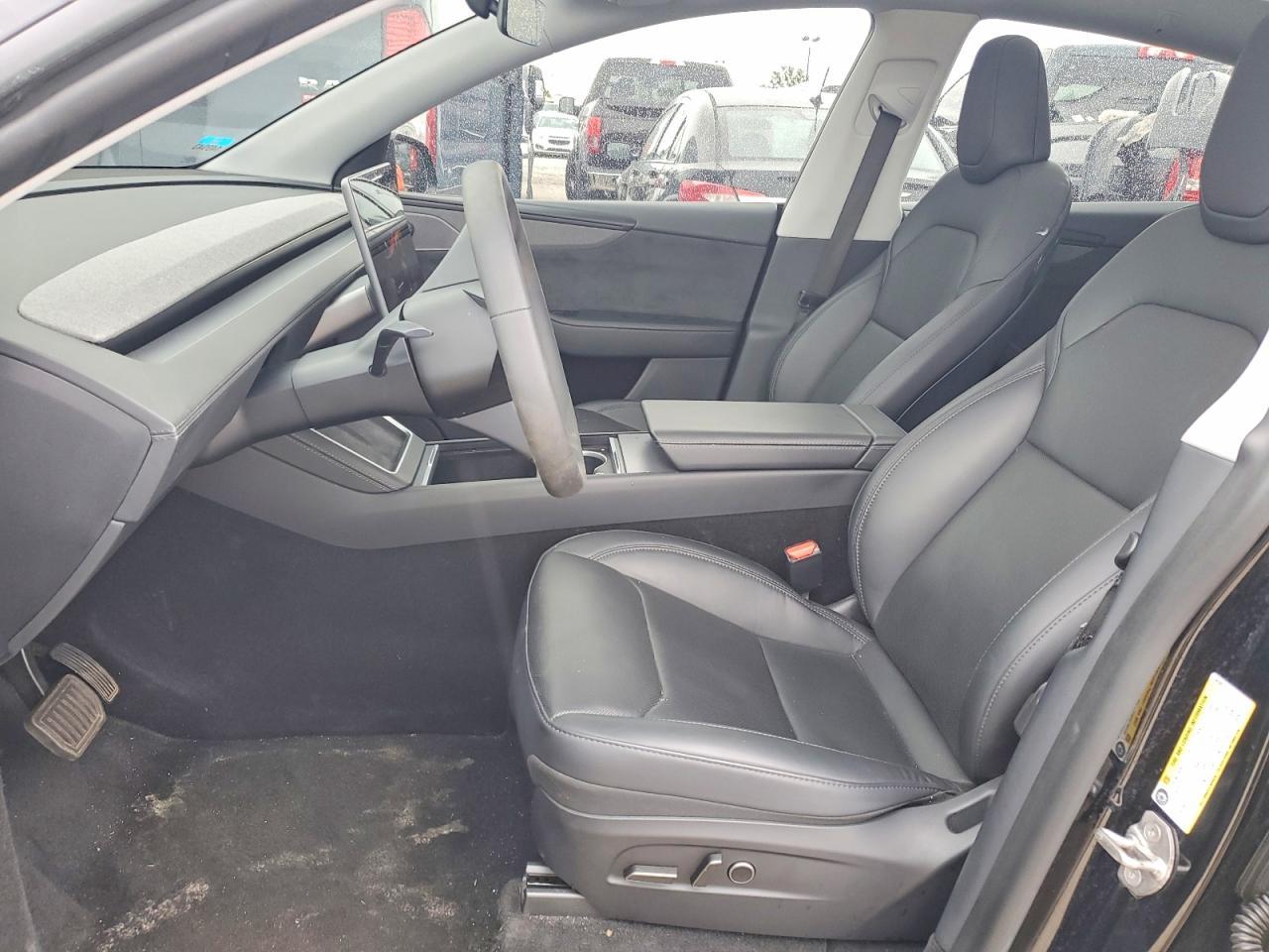 2026 Tesla Model Y - zdjęcie 7