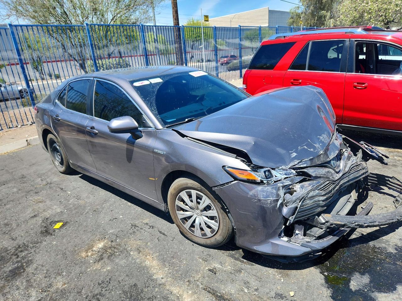 2019 Toyota Camry Le - zdjęcie 4