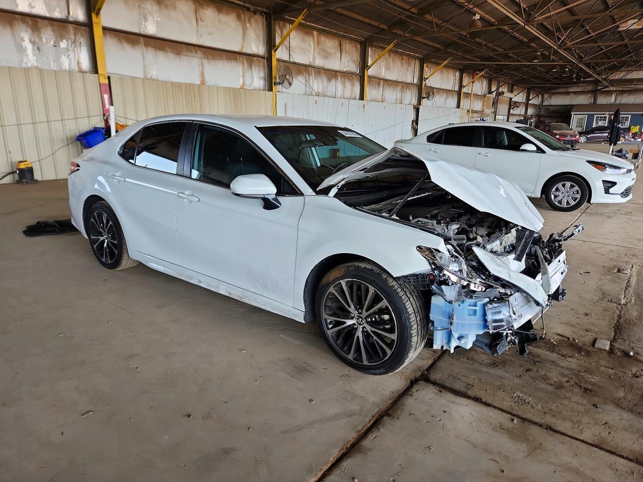 2020 Toyota Camry Se - zdjęcie 4