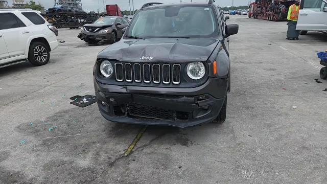 2018 Jeep Renegade Latitude - zdjęcie 14