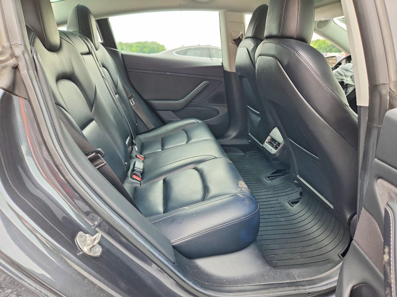 2018 Tesla Model 3 - zdjęcie 10