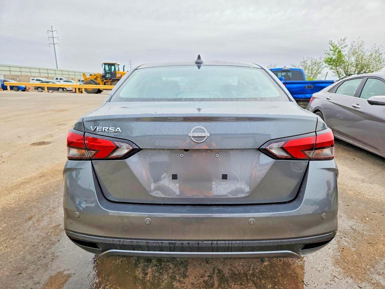 2025 Nissan Versa Sv - zdjęcie 6