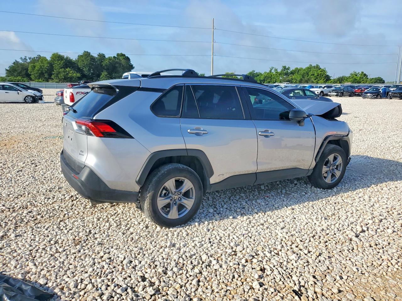 2025 Toyota Rav4 - zdjęcie 3