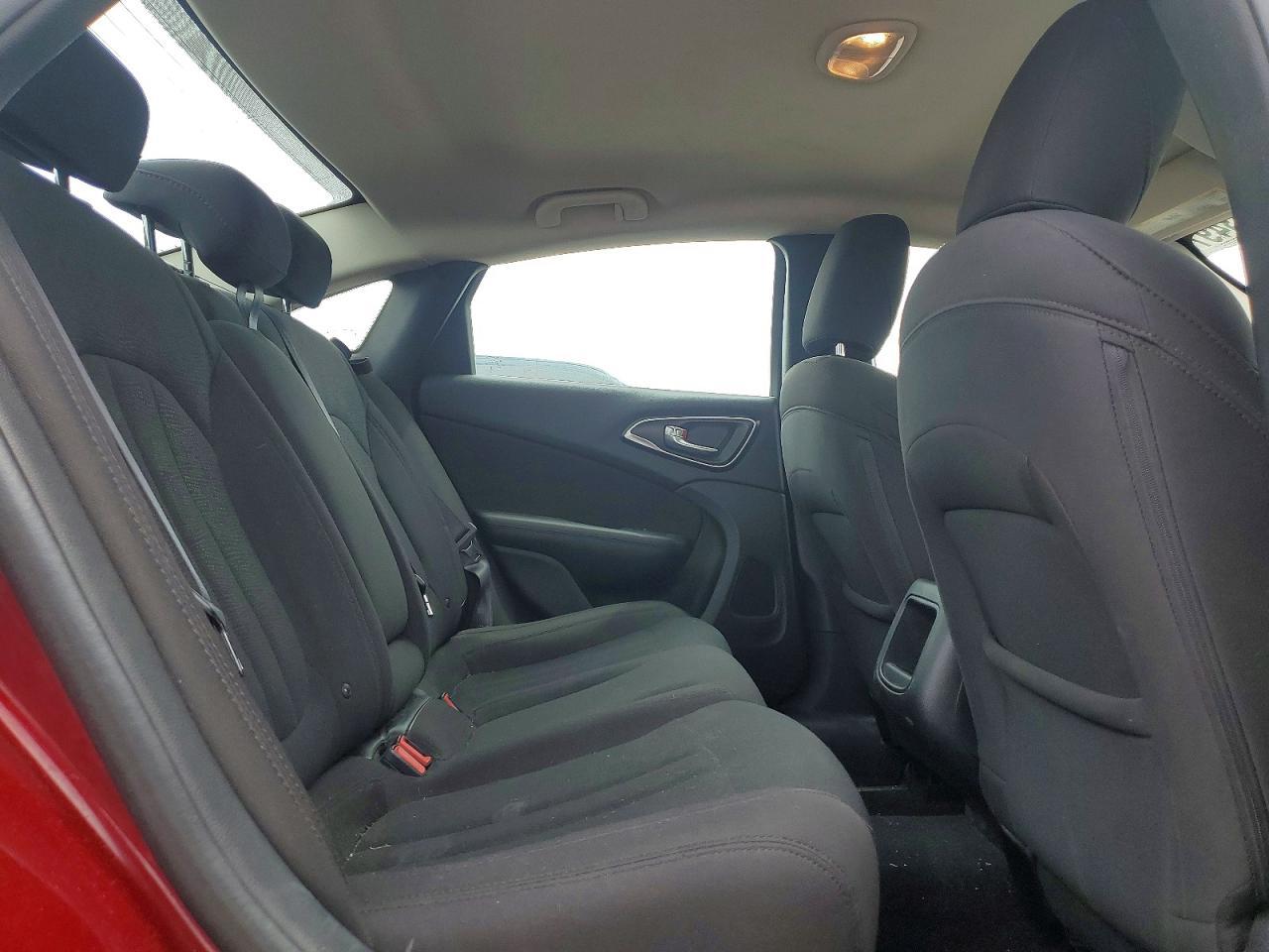 2016 Chrysler 200 Lx - zdjęcie 10