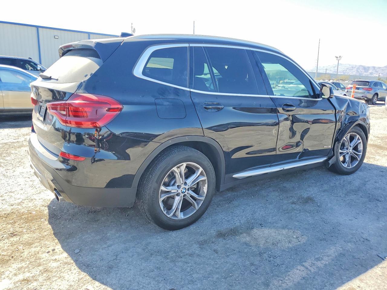 2018 BMW X3 xDrive30I - zdjęcie 3