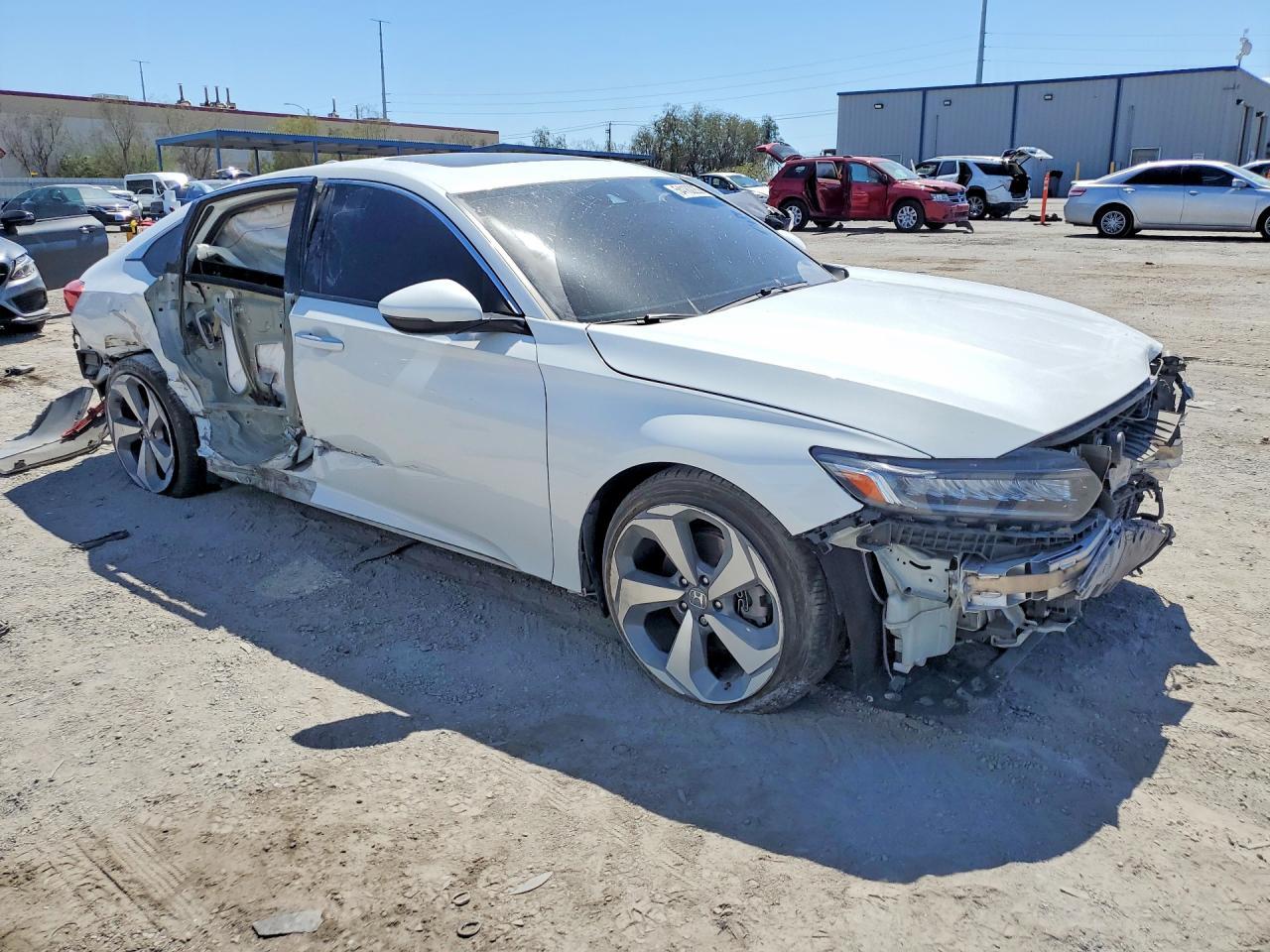 2020 Honda Accord Touring - zdjęcie 4