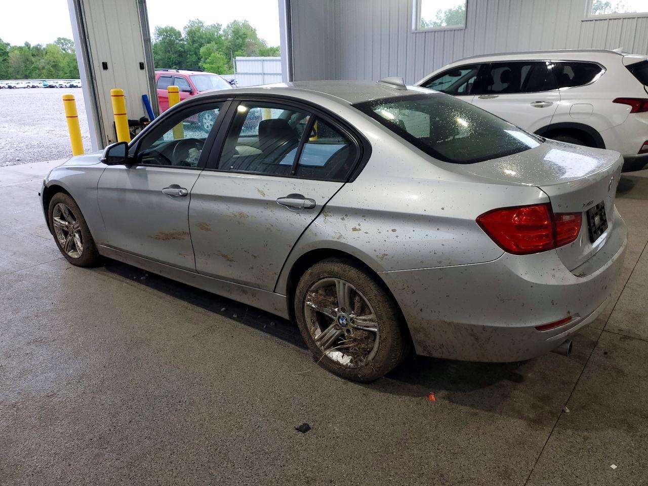 2015 BMW 320 I xDrive - zdjęcie 2