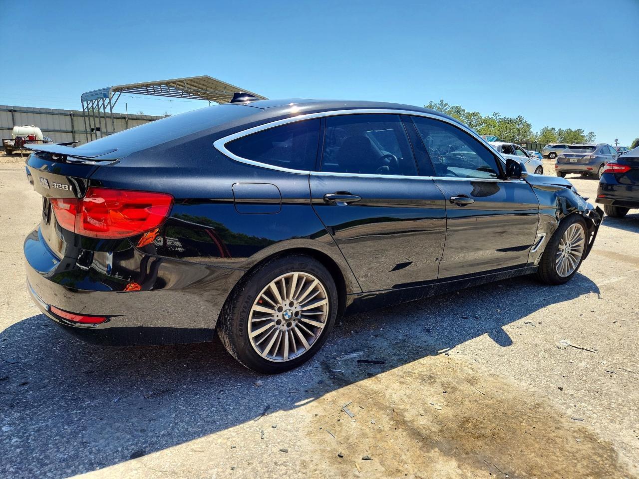 2015 BMW 328 Xigt - zdjęcie 3